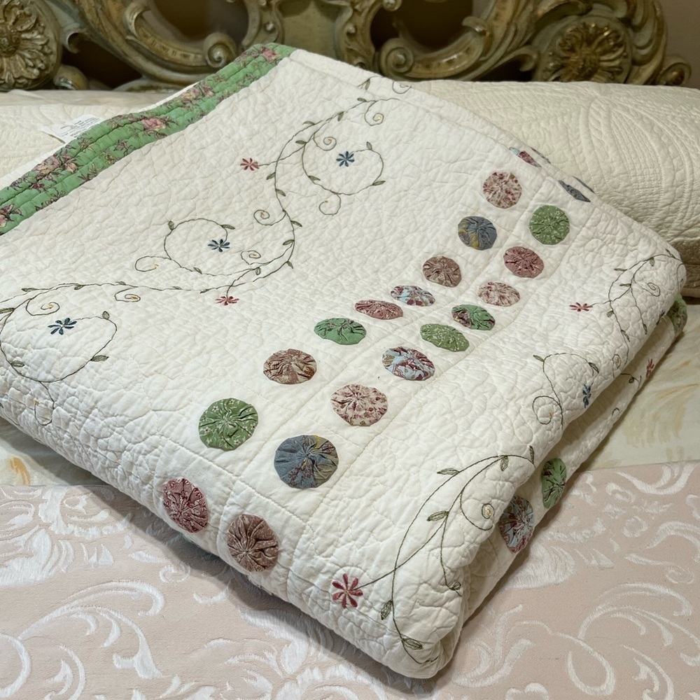 YO YO QUILT, SUFFOLK PUFF QUILT, NOSTALGIC HOME FASHIONS, QUEEN SIZE - Picture 8 of 11